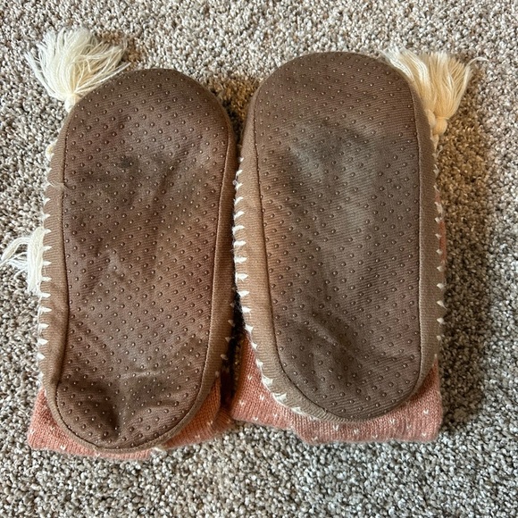 Mukluks dusty pink boho tall sock slippers - Picture 2 of 2